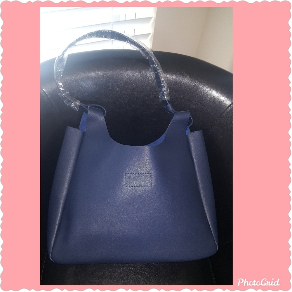 ❤ NWOT Neiman Marcus Large Navy Tote❤